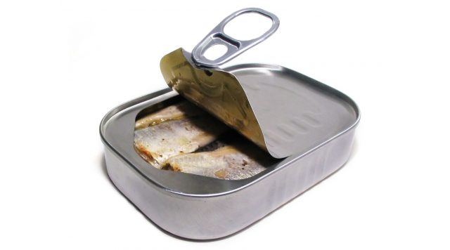 Emballage-Metal-boite metal conserve sardines  libre de droits .jpg